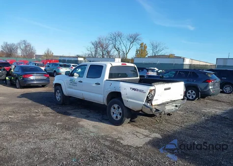 2013 Toyota Tacoma Base V6 z USA, uszkodzony, nr VIN 3TMLU4EN0DM112149